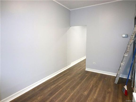 5th image of 1126 Ward Ave Floor 2