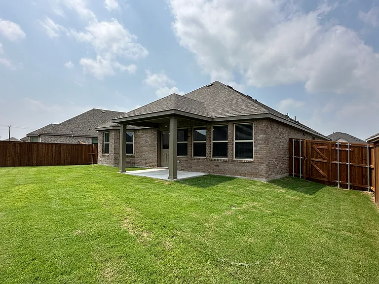 1416 Avalon Ct — Photo 14