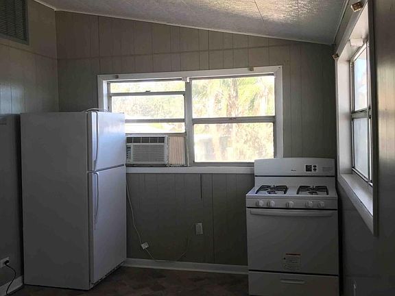 3rd image of 2620 State Road 17 N APT 16C