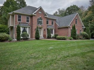 52 Barrington Dr, Bedford, NH 03110
