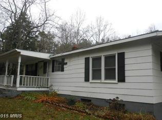 2585 W Hoover Rd, Haywood, VA 22722