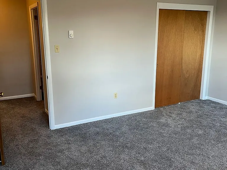207 S Beech St — Photo 12