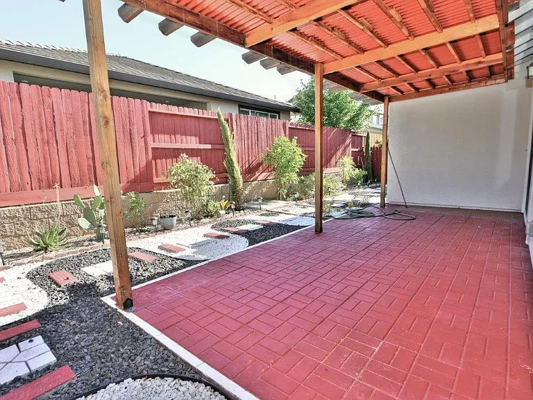 9049 Hourglass Cir — Photo 48
