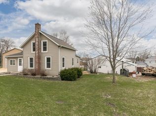 114 4th St NW, Hopkinton, IA 52237