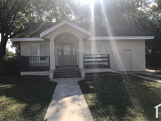 3 bed, 1200 sqft, $1,638 — Photo 1
