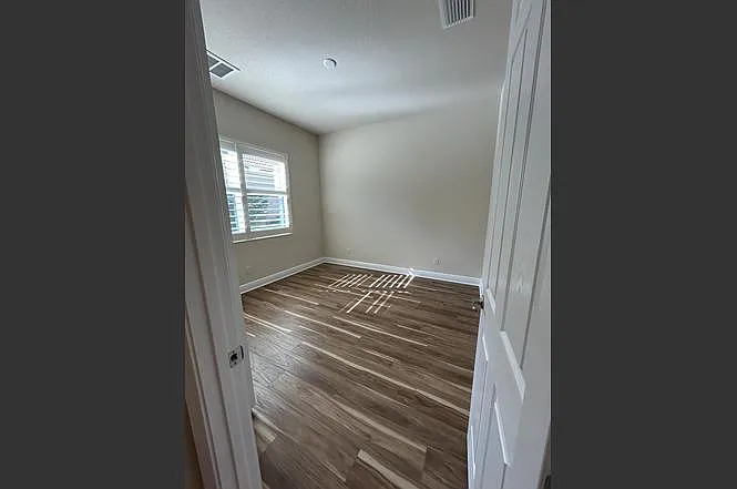 1559 N Killebrew Point — Photo 9