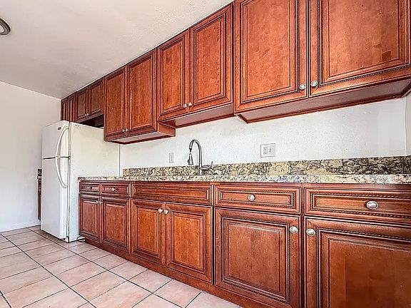 3rd image of 4022 Palmwood Dr #R1