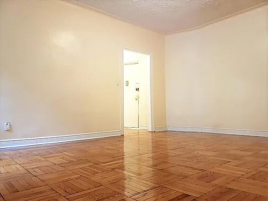 Rented by BRICK & GALO REALTY CORP | media 32