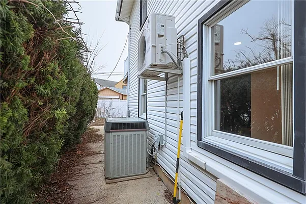 Sold by Momentum Real Estate LLC | media 14