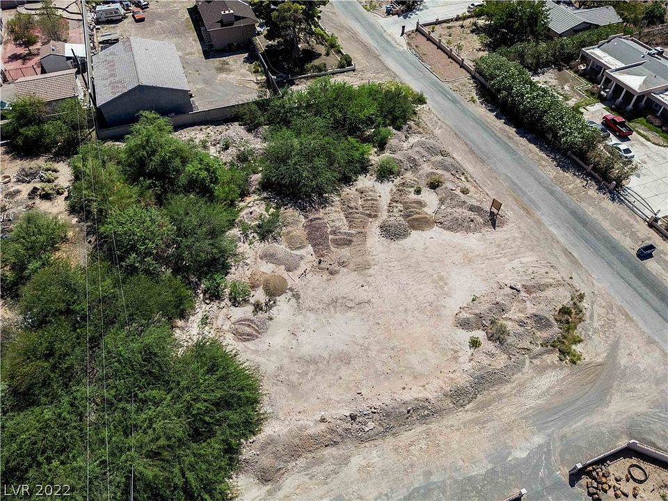 1st image of 290 N Phyllis St