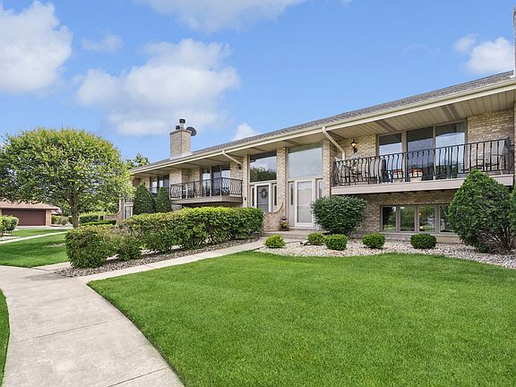 2nd image of 10629 Lynn Dr #115