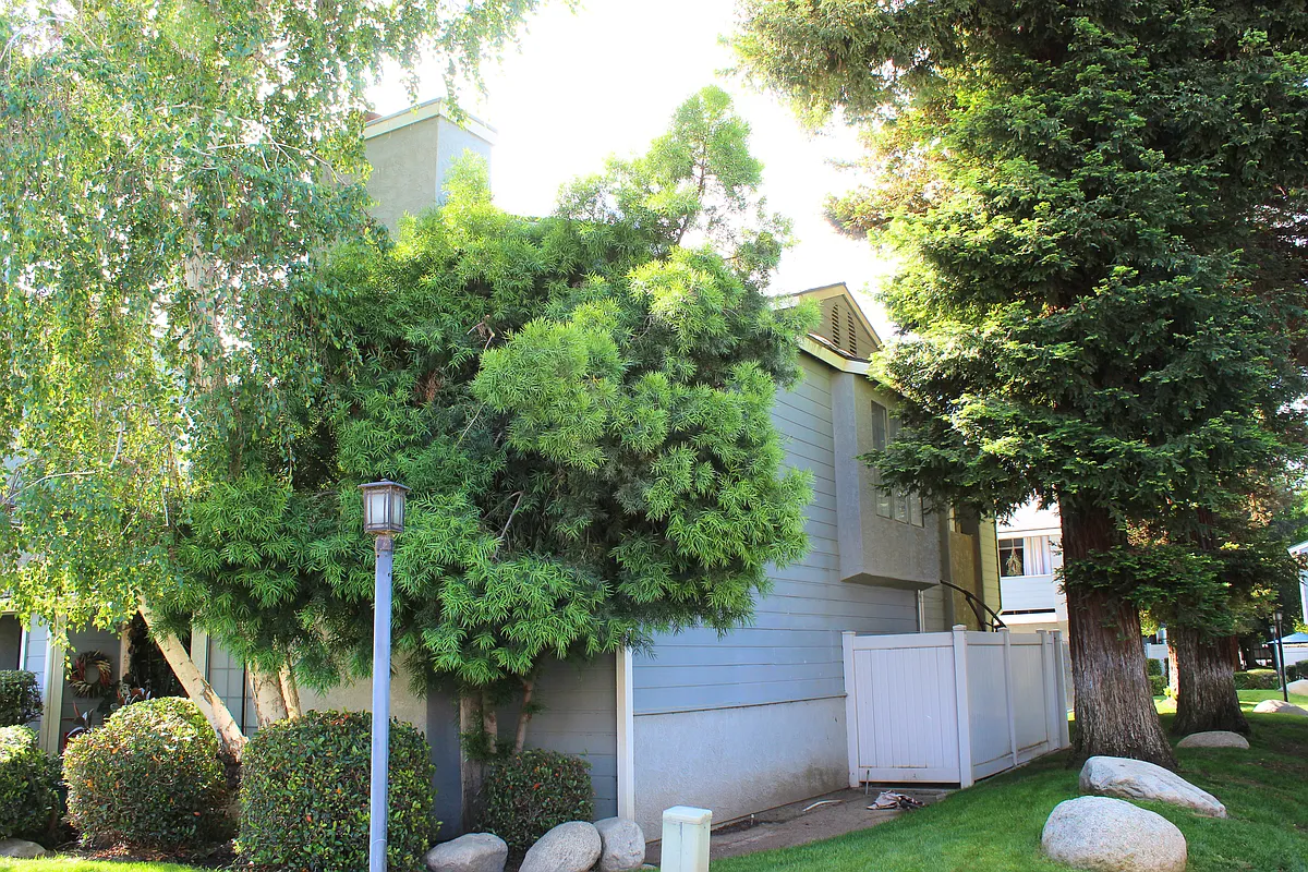 Building Photo - 7330 Stockdale Hwy #4