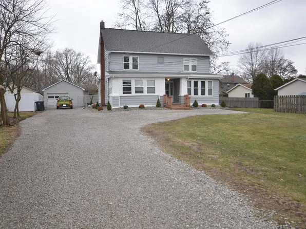 742 Brittain Rd APT 3, Akron, OH 44305