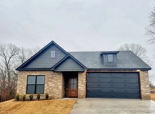 943 E Harlan Dr, Tahlequah, OK 74464