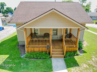 304 N Green St, Carpentersville, IL 60110