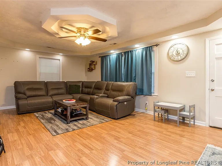 413 Langdon St — Photo 6
