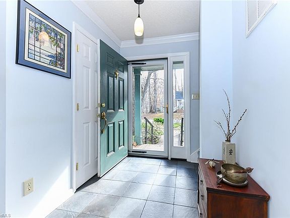 4th image of 4221 King Edward Ct