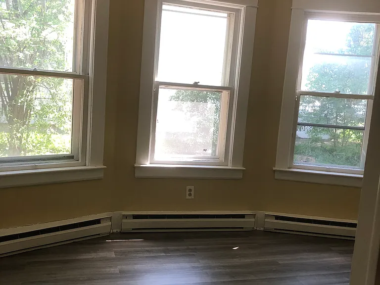 130 Court St #4 — Photo 5