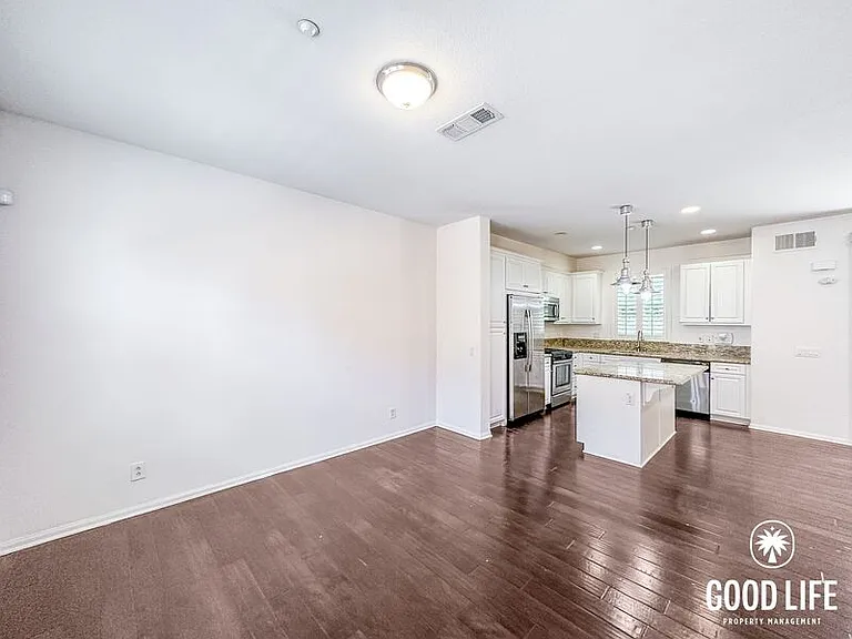 1823 Peach Ct #3 — Photo 5