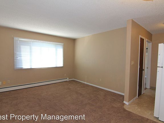 2nd image of 612 S Van Buren St APT 10