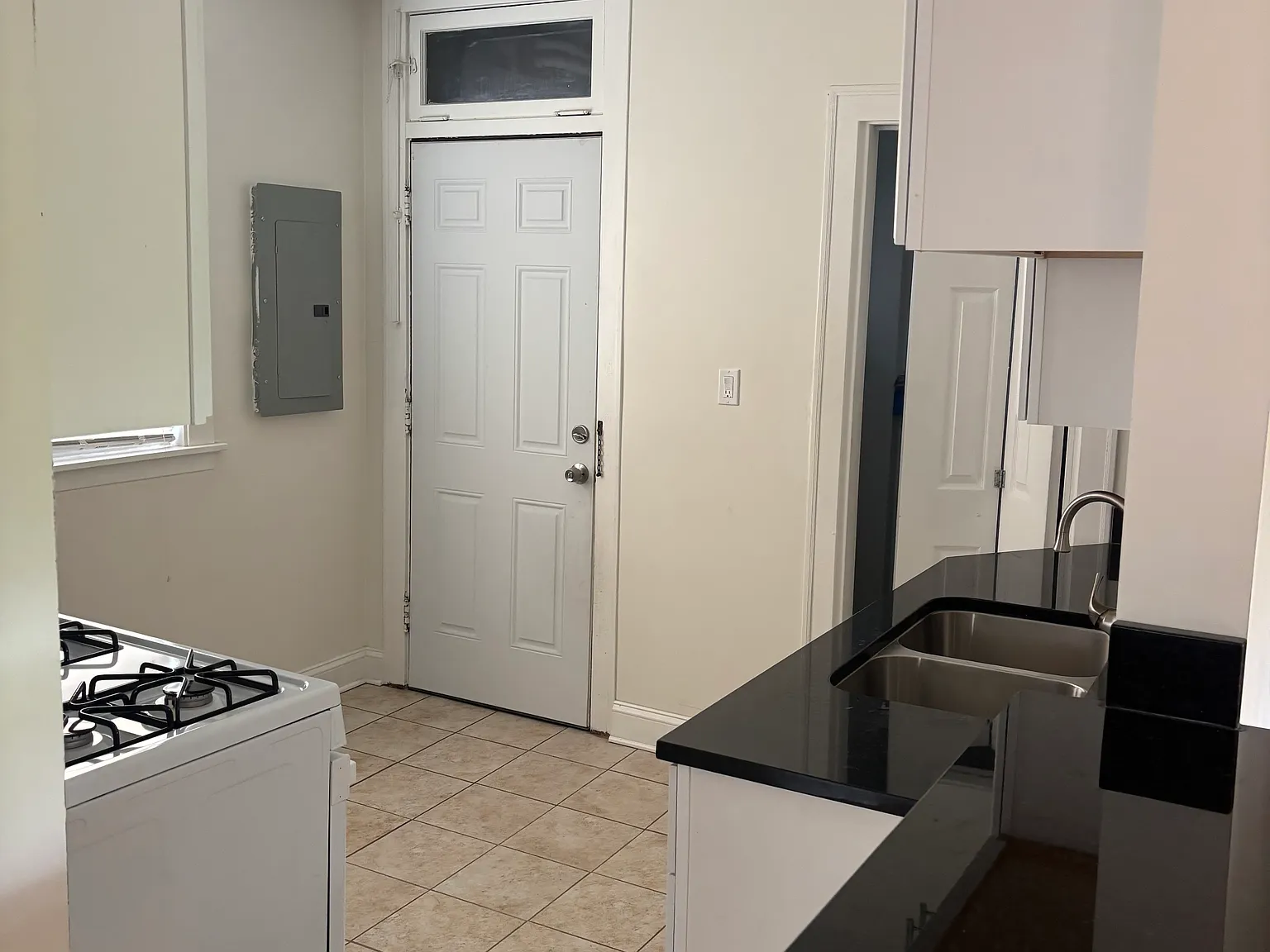 2 bed, $1,695 — Photo 3