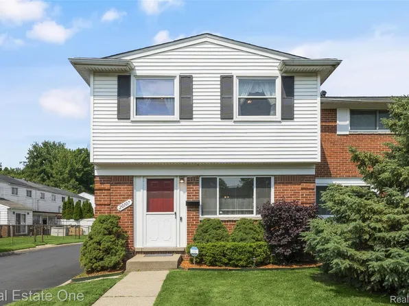 20107 Merle Ct, Clinton Township, MI 48035
