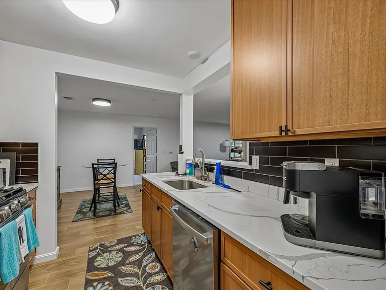 10010 Vanderbilt Cir #39 — Photo 10