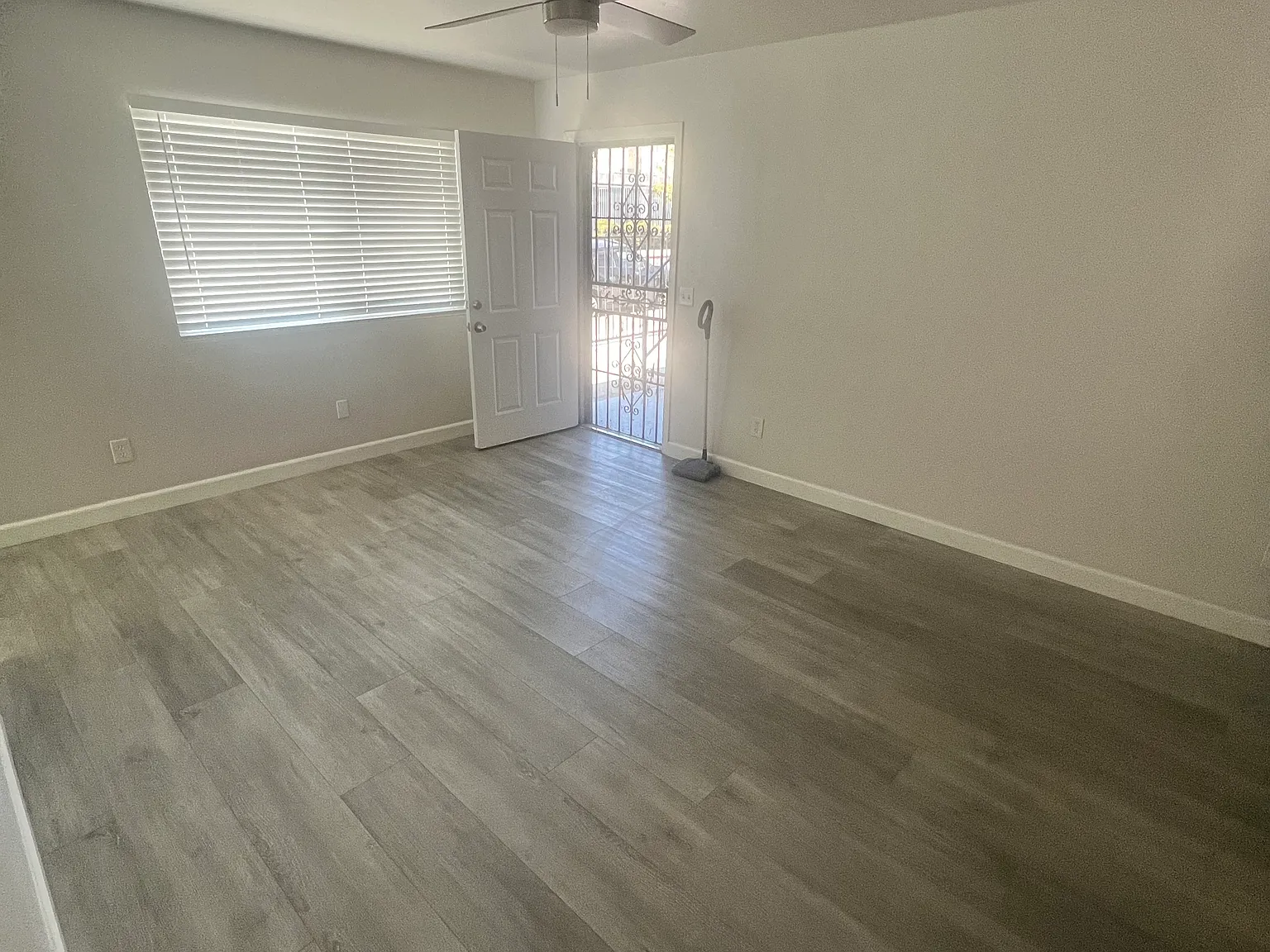 2 bed, 700 sqft, $2,200 — Photo 4