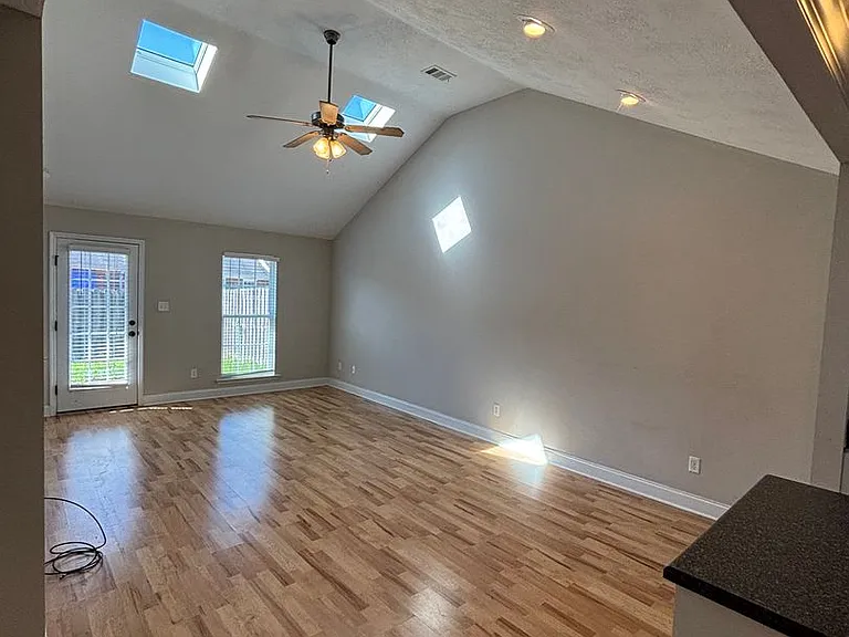 846 Bryan Cir — Photo 7