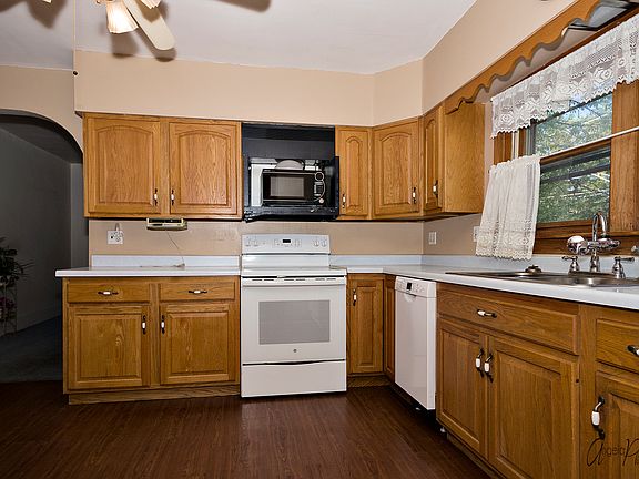 5th image of 1066 Spafford St