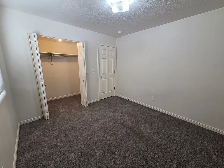 165 N 300 E — Photo 10
