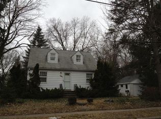 1601 Chandler Rd, Ann Arbor, MI 48105