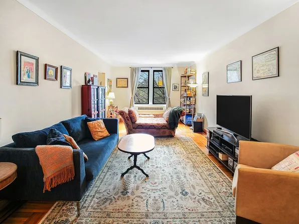 657 E 26th St APT 3G, Brooklyn, NY 11210
