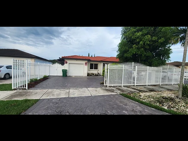 22001 SW 126th Ave — Photo 22