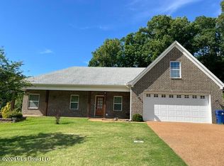 3174 Woodland Lake Dr, Hernando, MS 38632