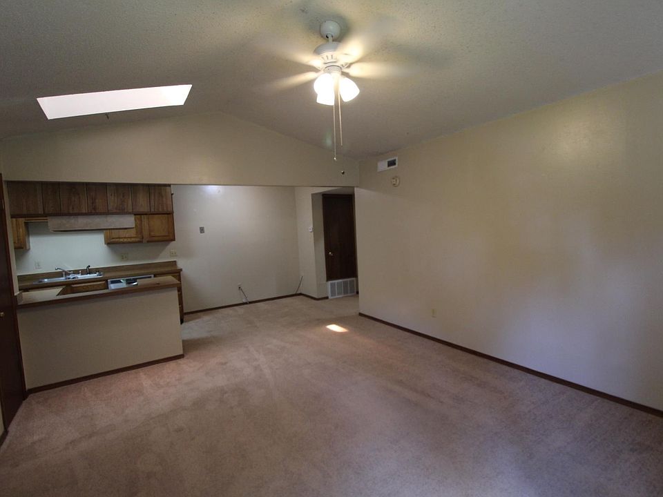 1st image of 1212 Parkwood Ct