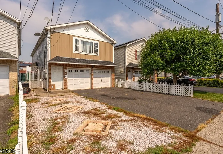 133 Port Ave — Photo 21