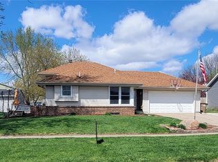2009 4th St SW, Altoona, IA 50009