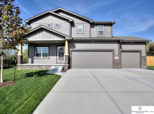 17841 Cinnamon Cir, Omaha, NE 68135