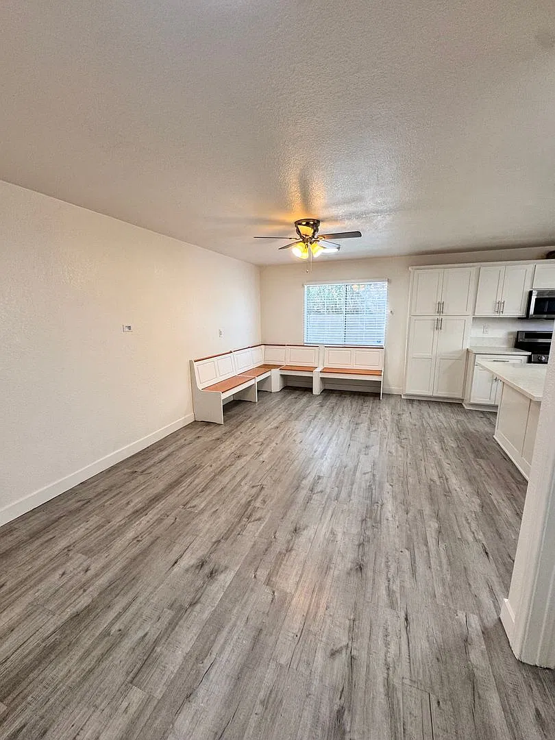 927 Freeman Ave Long Beach | 4 Bed / 2 Full & 2 Half Bath — Photo 3