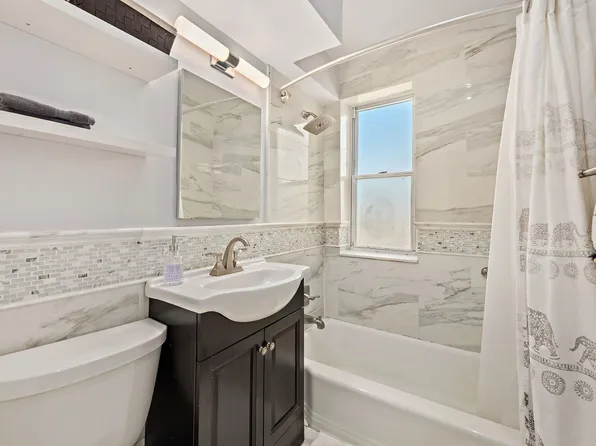 5730 Mosholu Avenue image 14 of 22