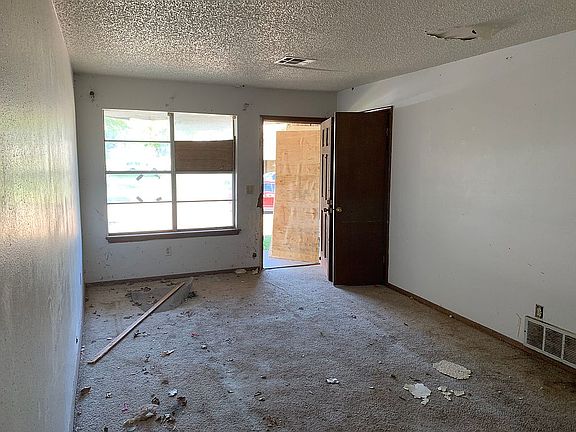 3rd image of 1508 NE 16th Ter