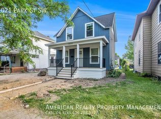 1021 Park St SW, Grand Rapids, MI 49504