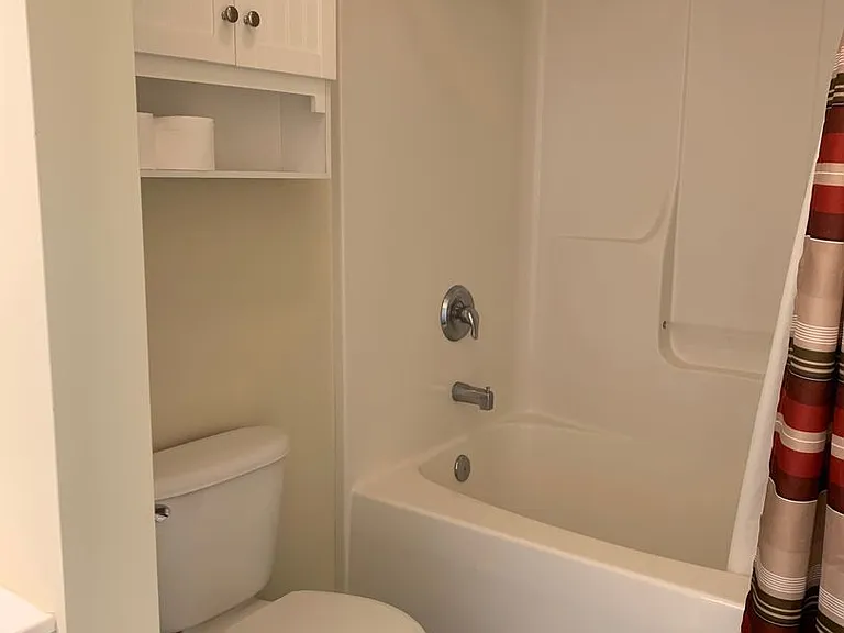 435 Oak Tree Blvd NW — Photo 10