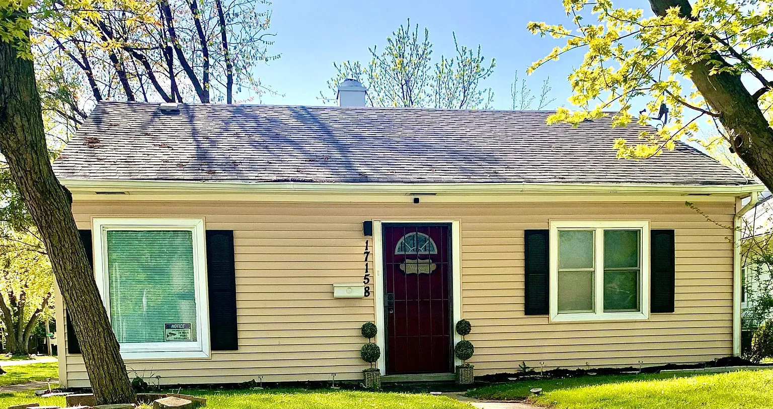 17158 Park Ave photo 1