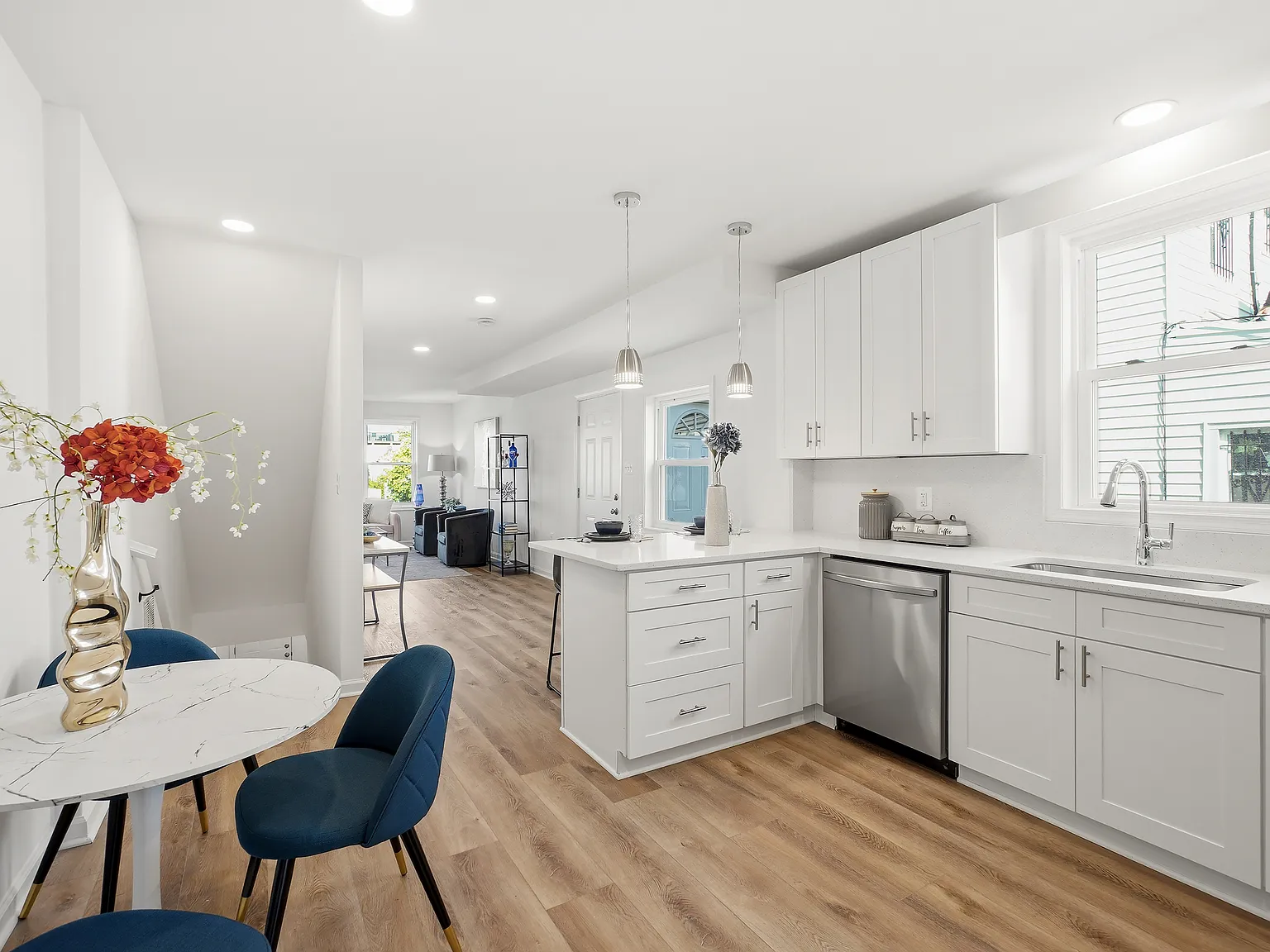 3 bed, 3.5 bath, 1606 sqft, $3,200 — Photo 4