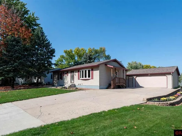 300 Blace Ave, Eagle Lake, MN 56024