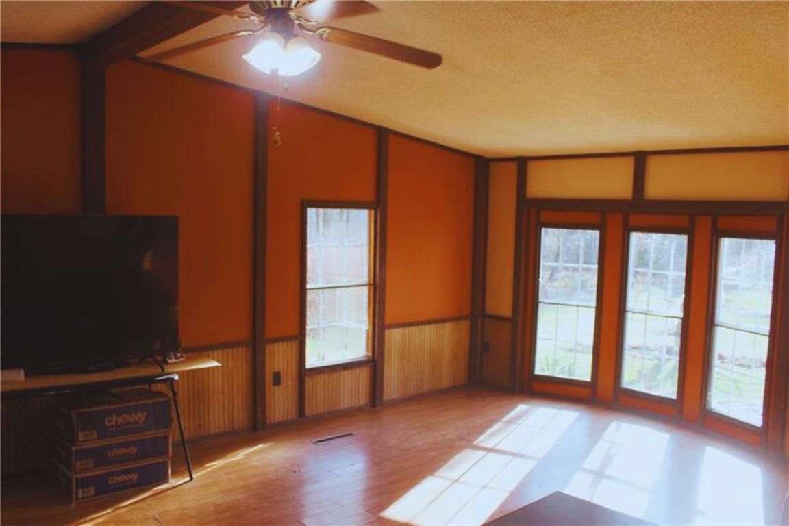 next background image