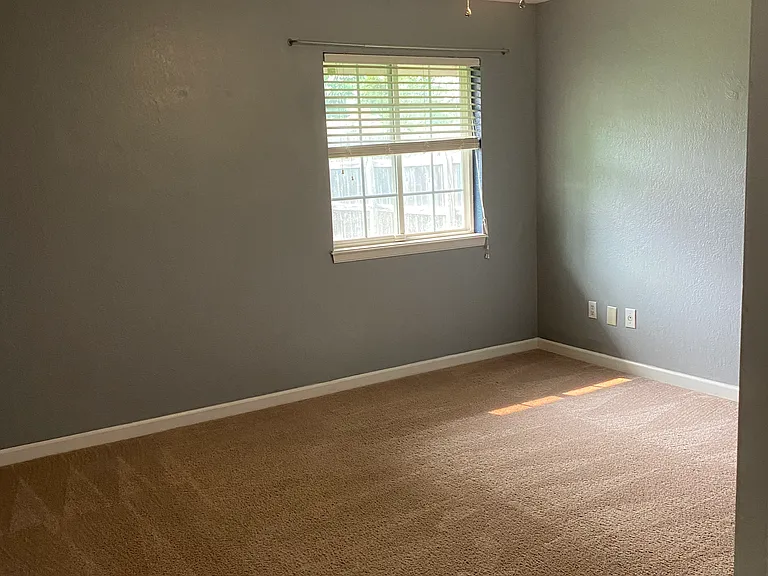 2506 Franklin Dr — Photo 11