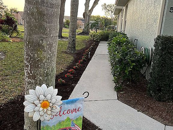4th image of 526 Catalina Isles Cir